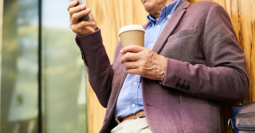 Smartphone Accessibility for Seniors: Breaking Down the Barriers